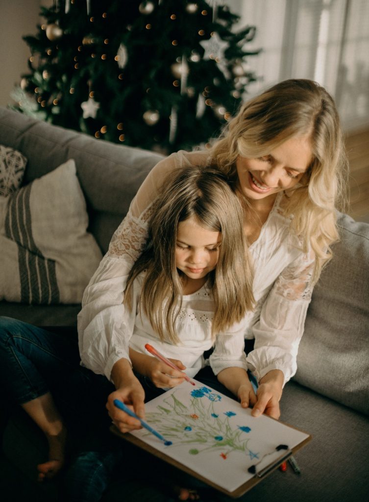 Mutter mit Kind Weihnachten