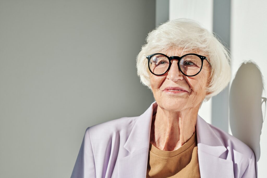 Seniorin Portrait Sonne